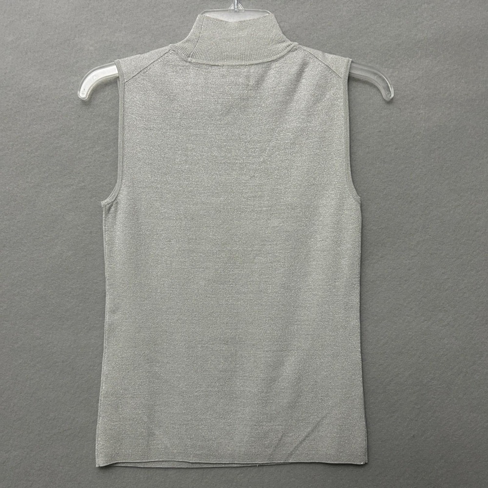 Chico's Sleeveless Mock Neck Shell Women Size 0 Silver Silk Blend Metallic Knit - Picture 2 of 8